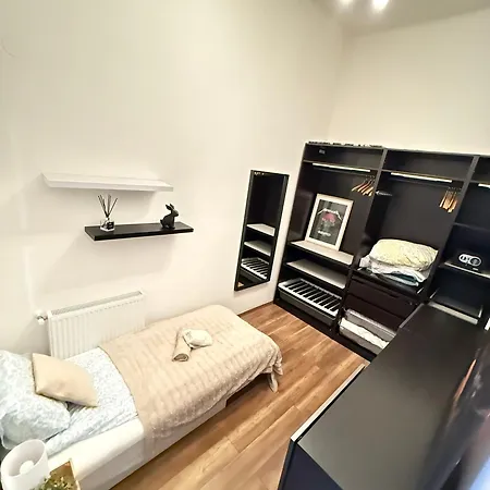Gellert Spacious Apartment