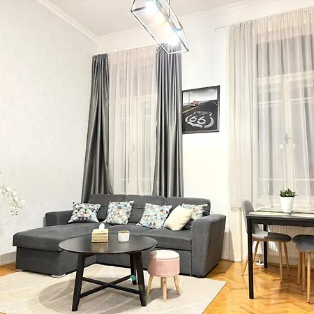 Apartment Gellert Spacious Budapest
